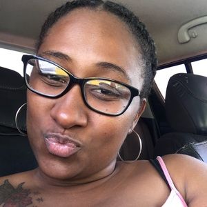 Meet your Posher, Felicia